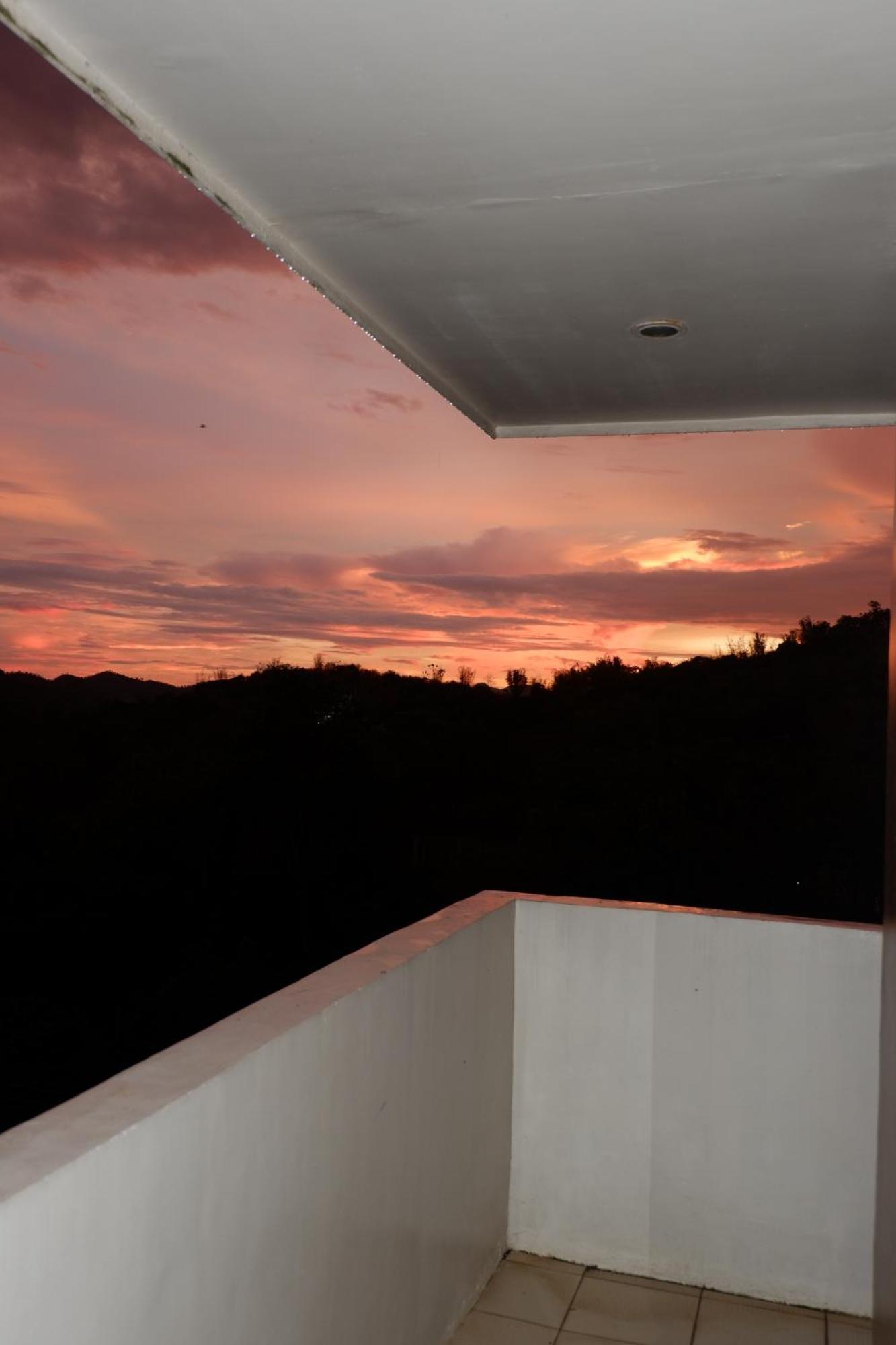 Vela Terraces Hotel Coron Exteriér fotografie